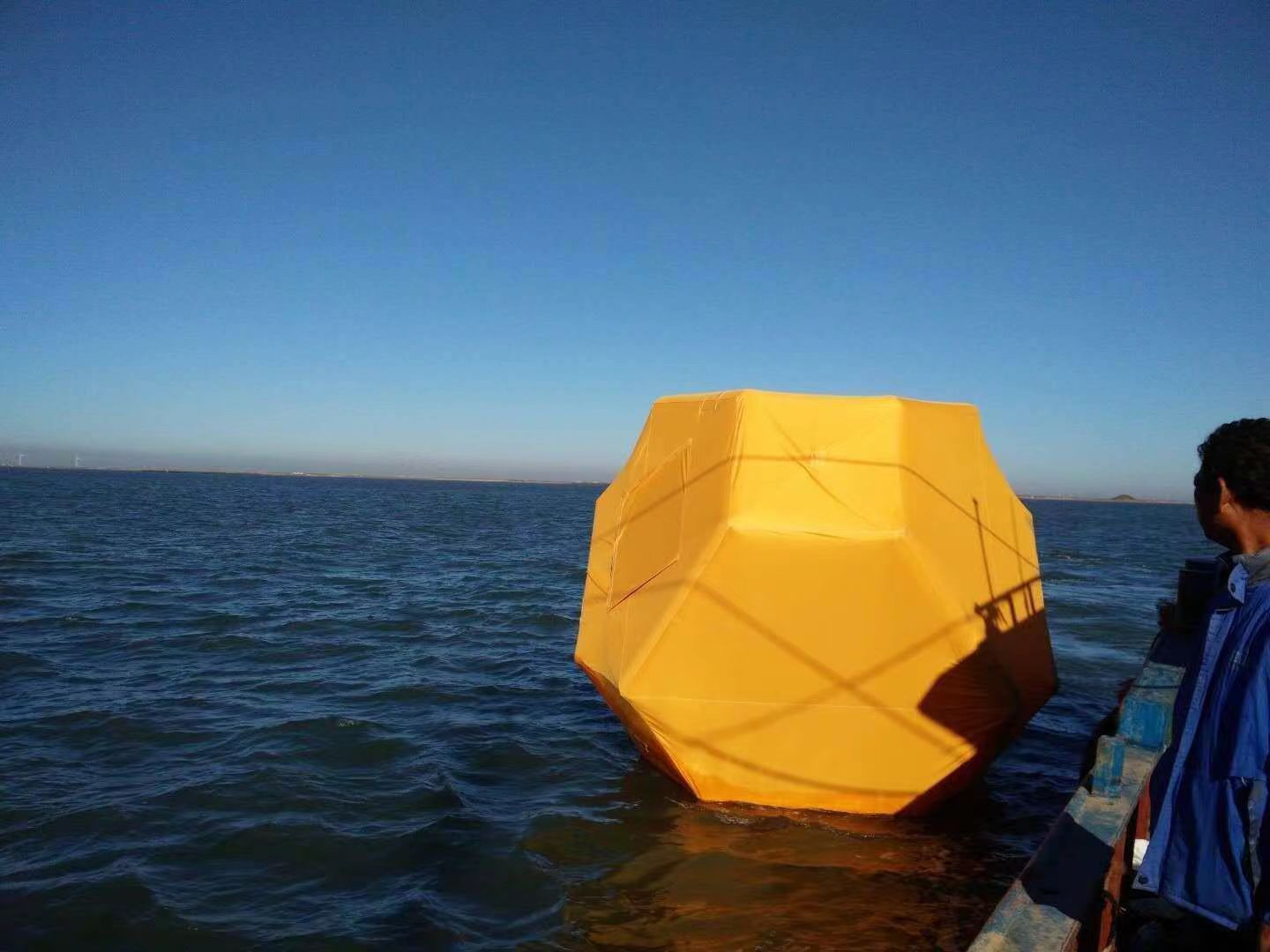 马龙海上漂浮靶：海军演习的利器